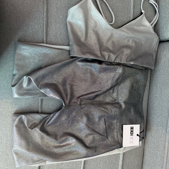 Beach riot holographic top M - Picture 2 of 2